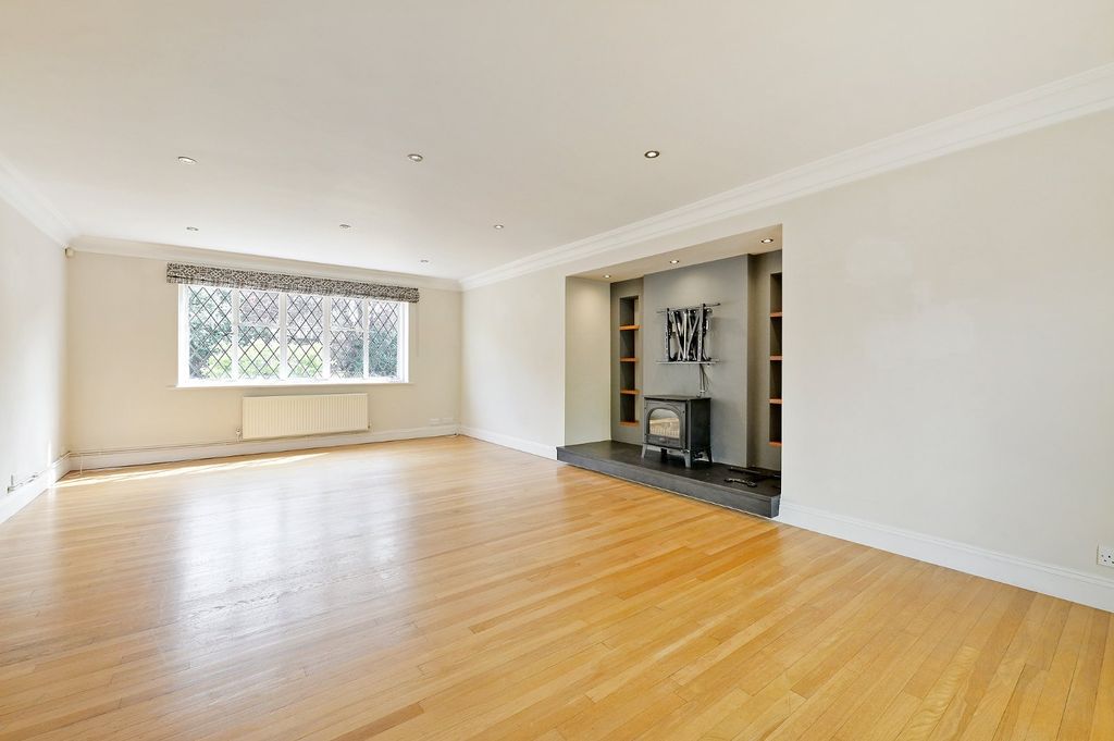 Property photo 2 of 15 Sitting Room