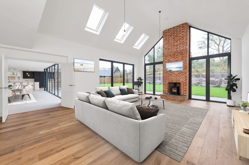 Property photo 3 of 54