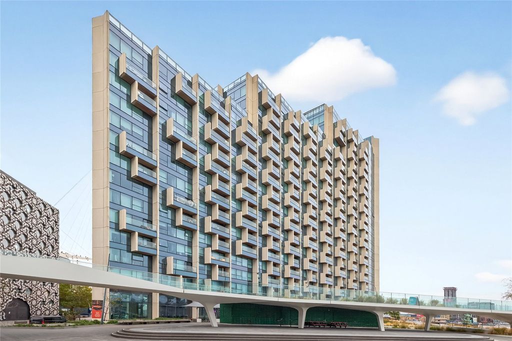 Property photo 3 of 20 Exterior