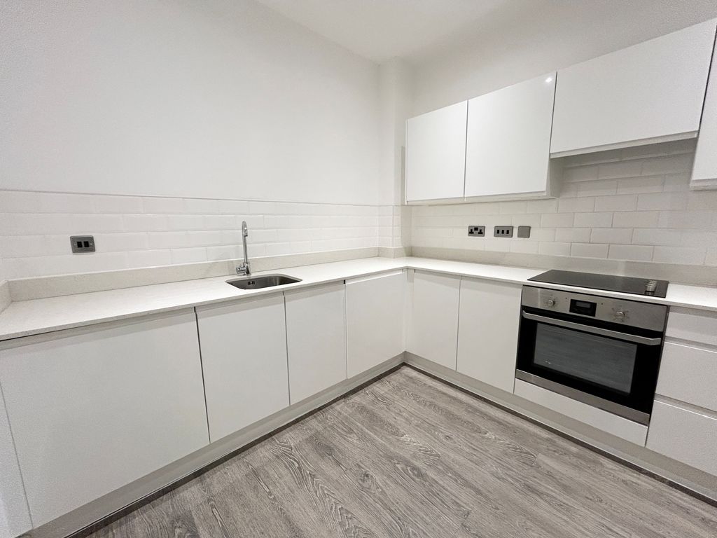 Property photo 2 of 10 Kitchen