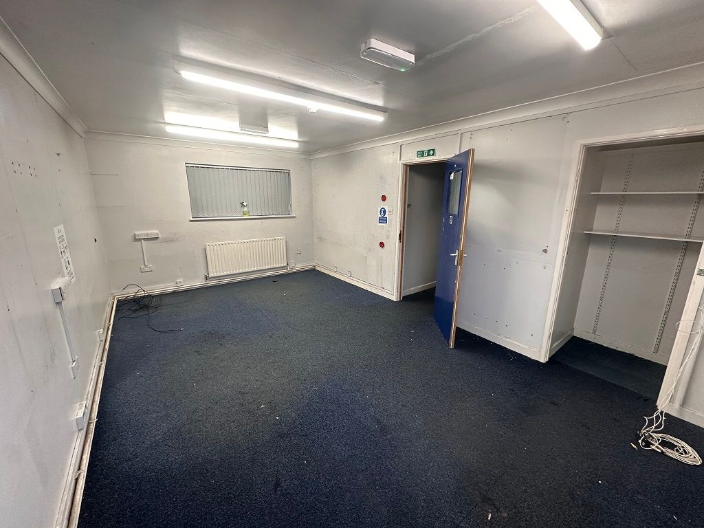 Property photo 2 of 7