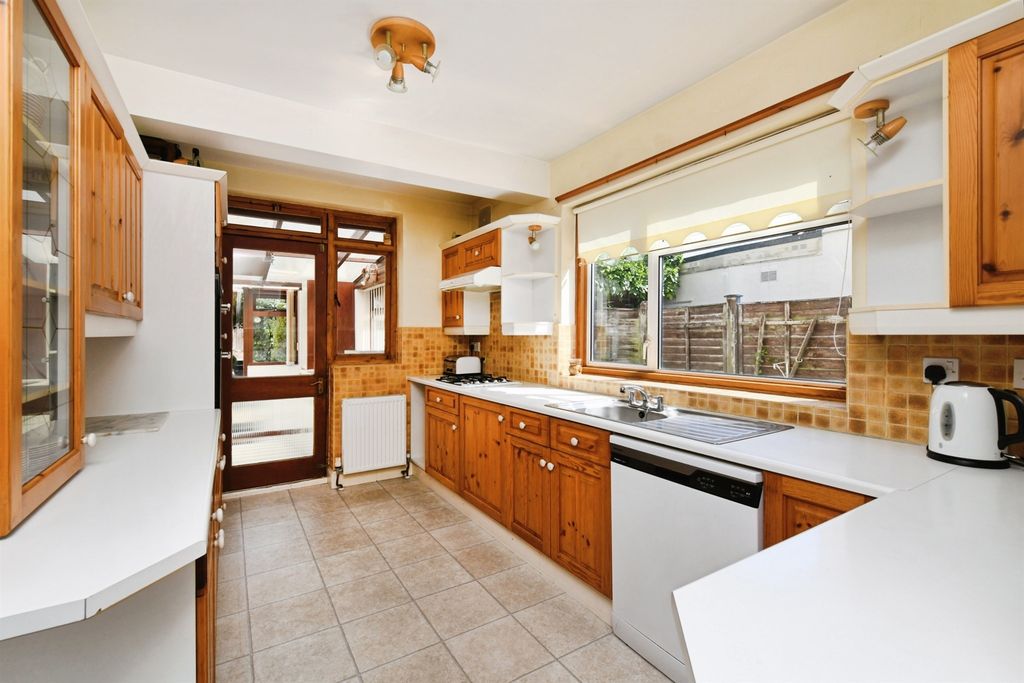 Property photo 2 of 18