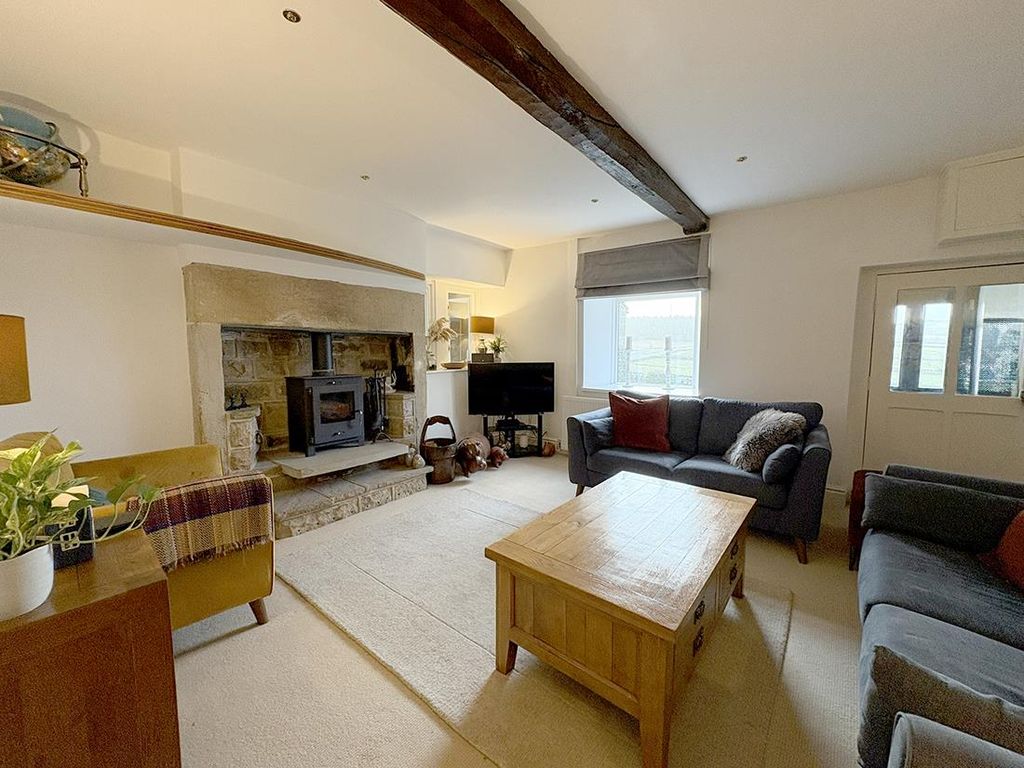 Property photo 2 of 25