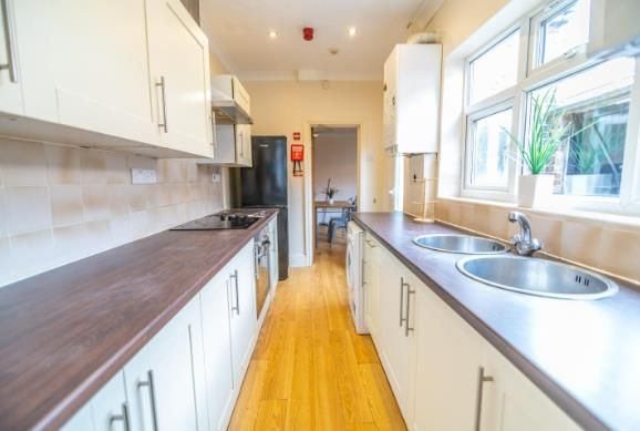 Property photo 3 of 10 18 Gordon 4.Png