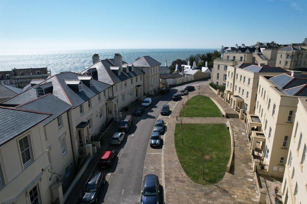 Property photo 1 of 27 Archery Road