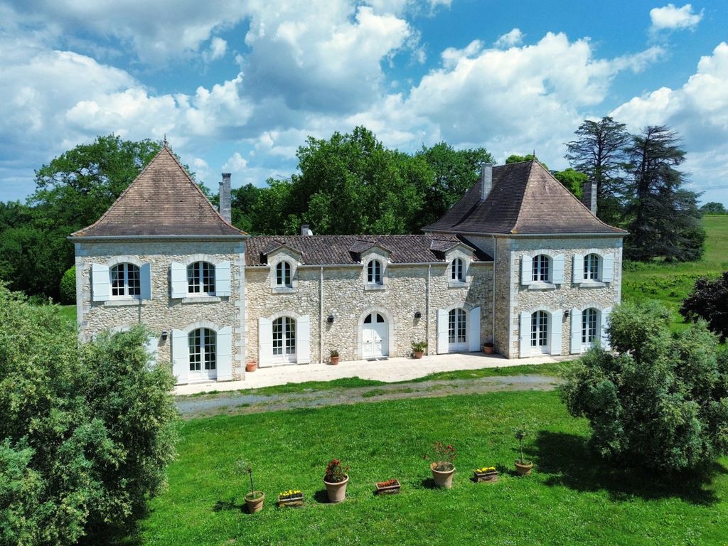 Property photo 1 of 15 Main Exterior View