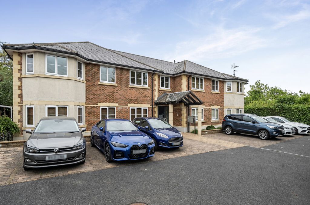 Property photo 3 of 19 1-6A01E4609ee16-1...