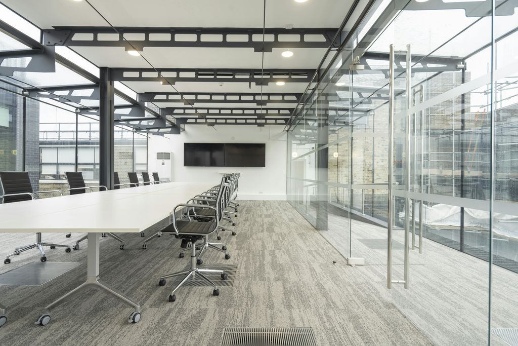 Property photo 2 of 23 5th Floor