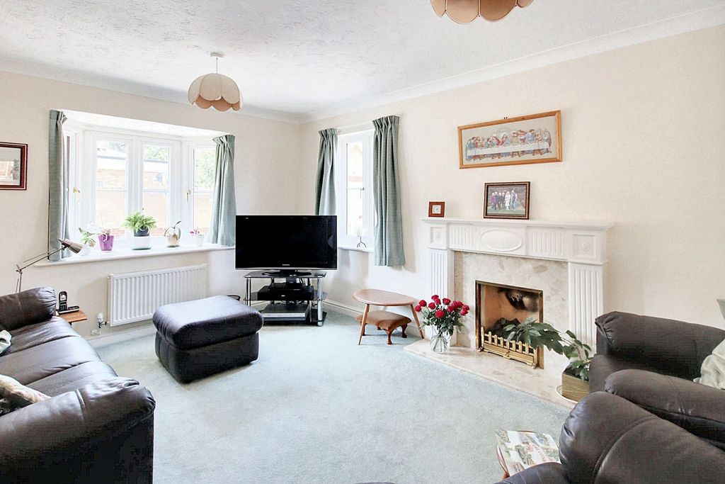 Property photo 2 of 17