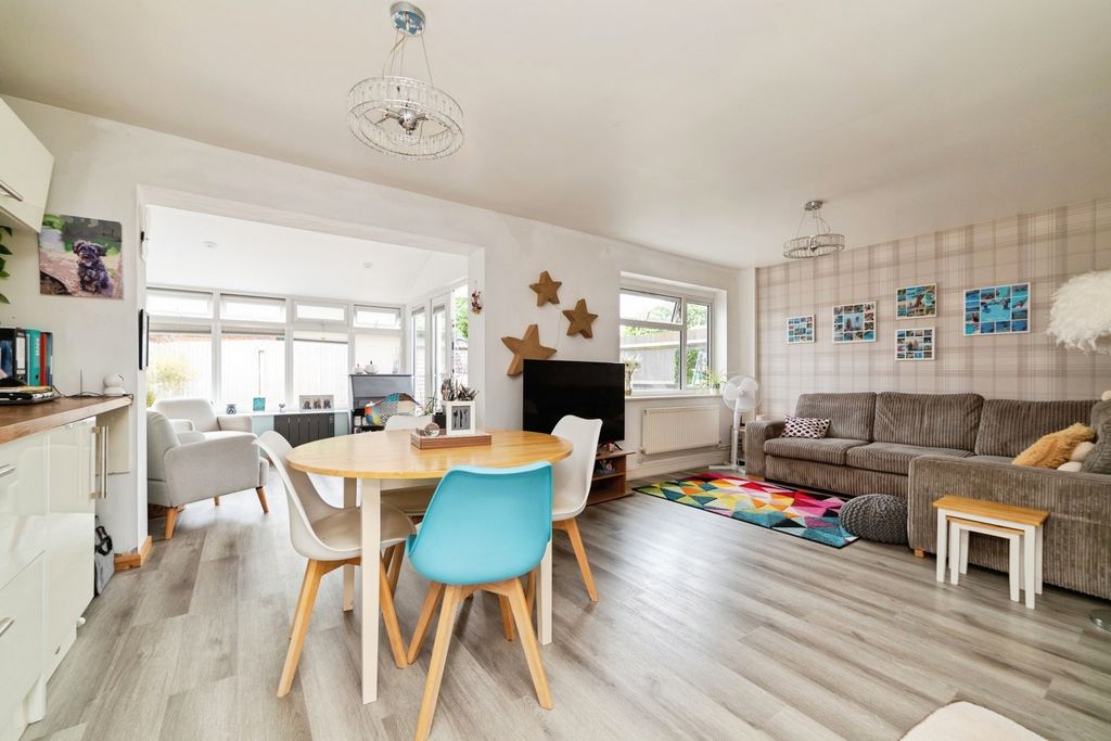 Property photo 2 of 19 Pbox-Img.Jpg