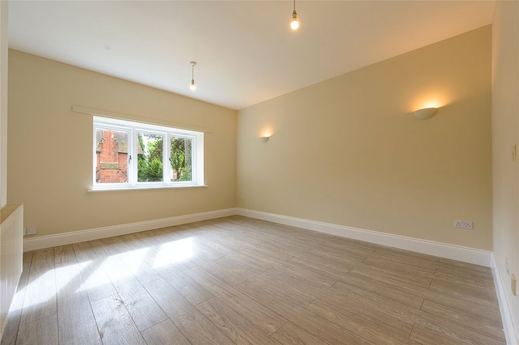 Property photo 3 of 24 Picture No. 11