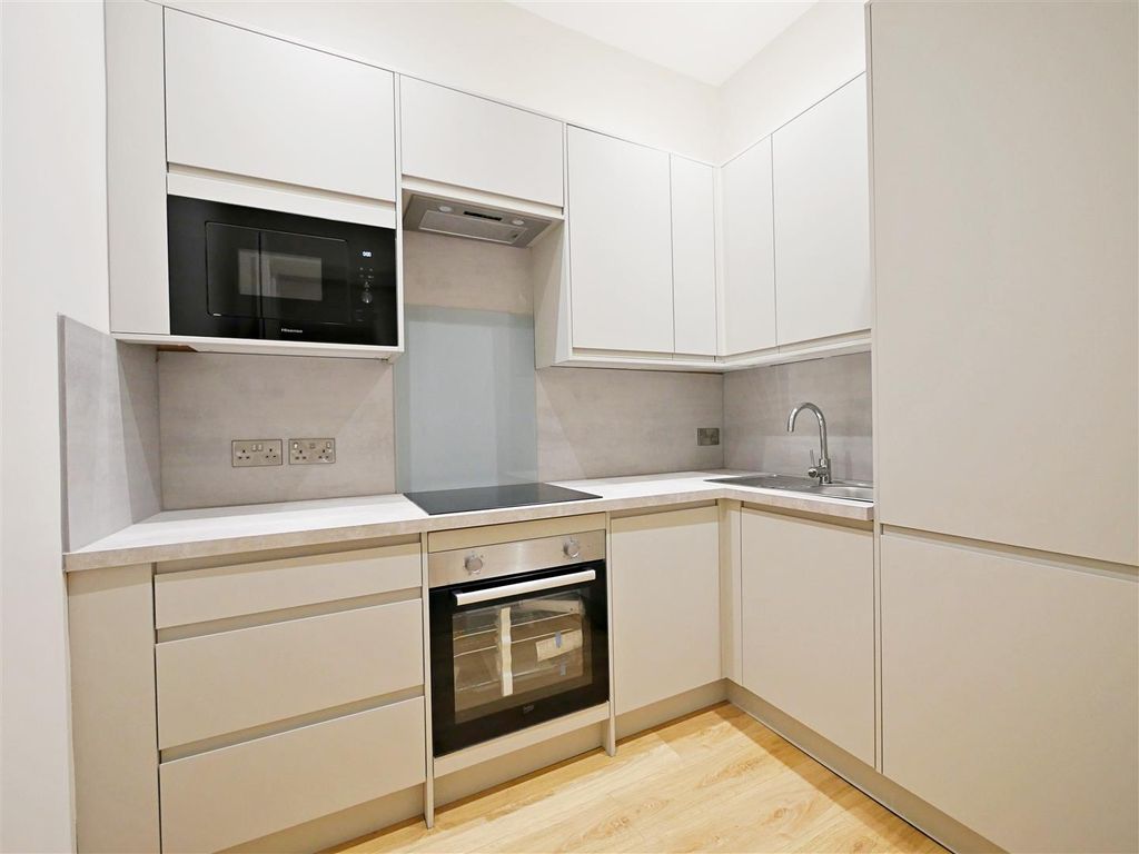 Property photo 3 of 8 P2120274.Jpg