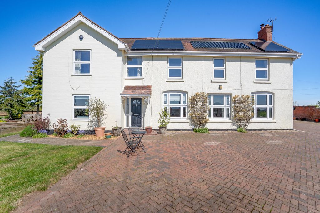 Property photo 3 of 34