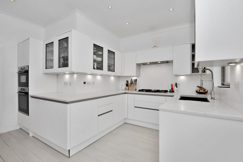 Property photo 2 of 12 Kitchen 2.Jpg