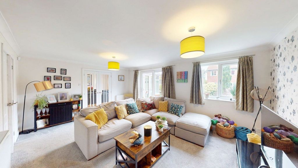 Property photo 2 of 25 Lounge