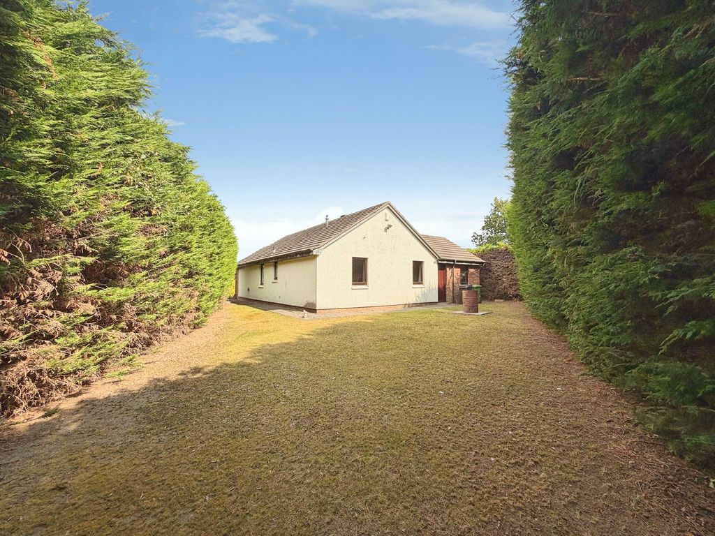 Property photo 2 of 31
