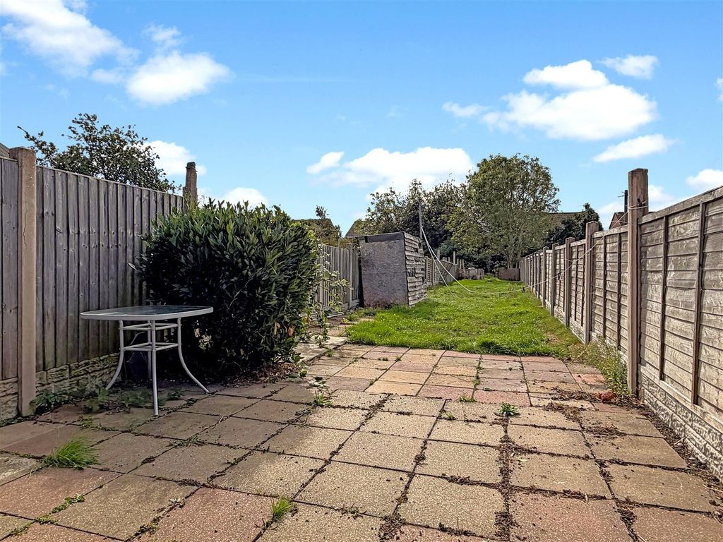 Property photo 3 of 15 Large Rear Garden 352