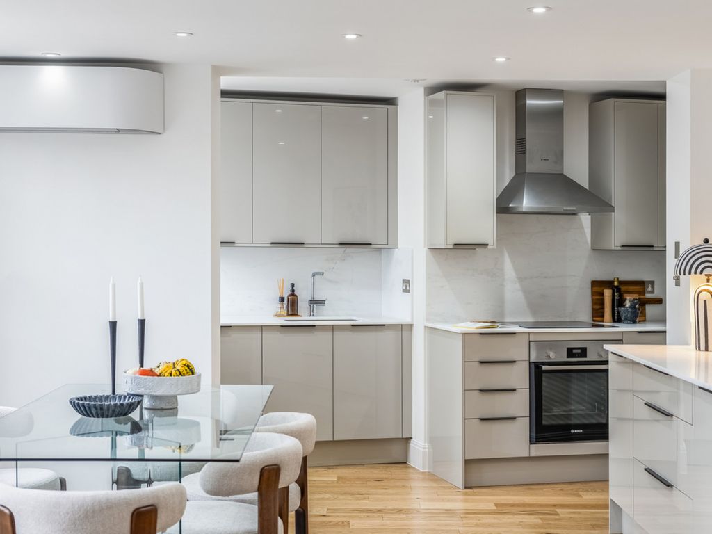 Property photo 2 of 28