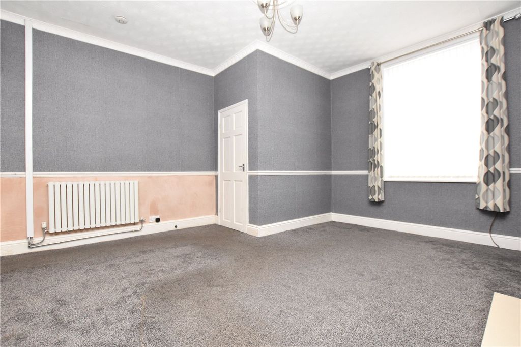 Property photo 3 of 19 Picture No. 04