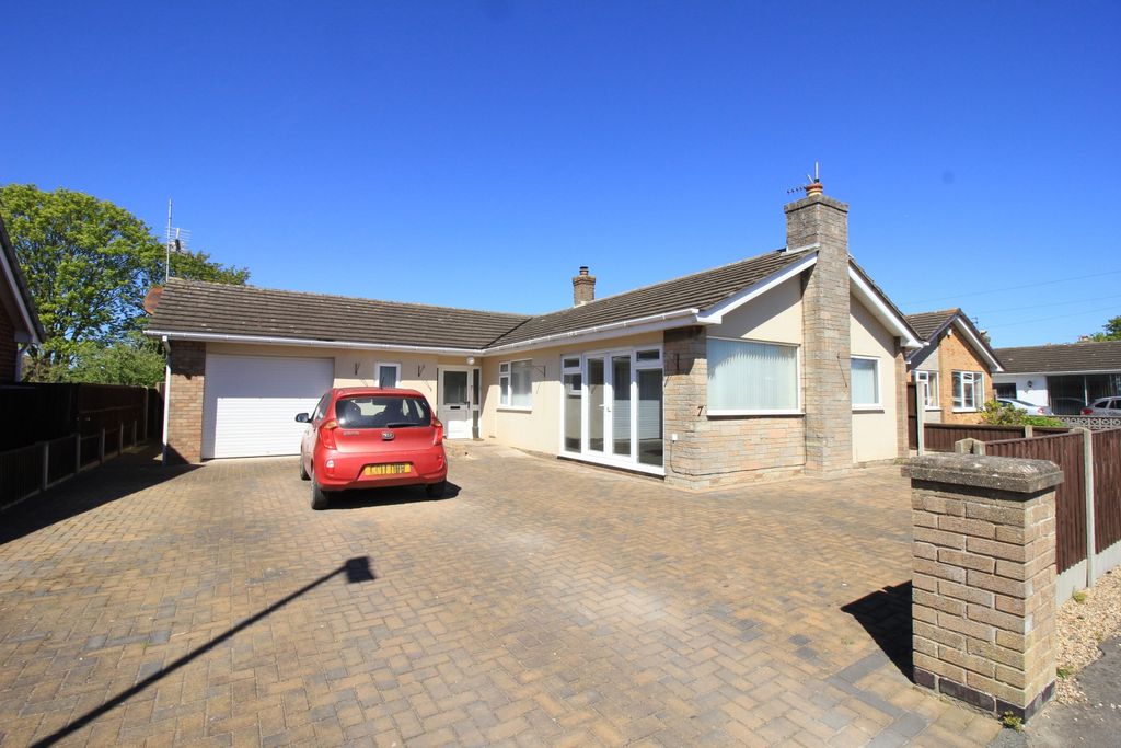 Property photo 1 of 17 Front View