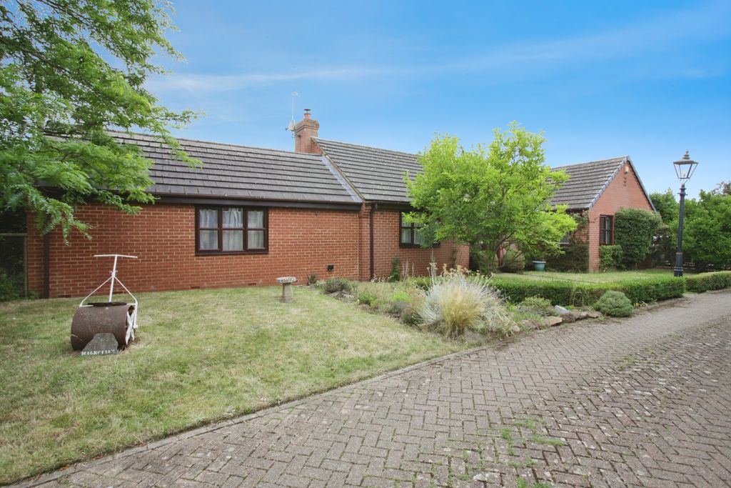 Property photo 1 of 20