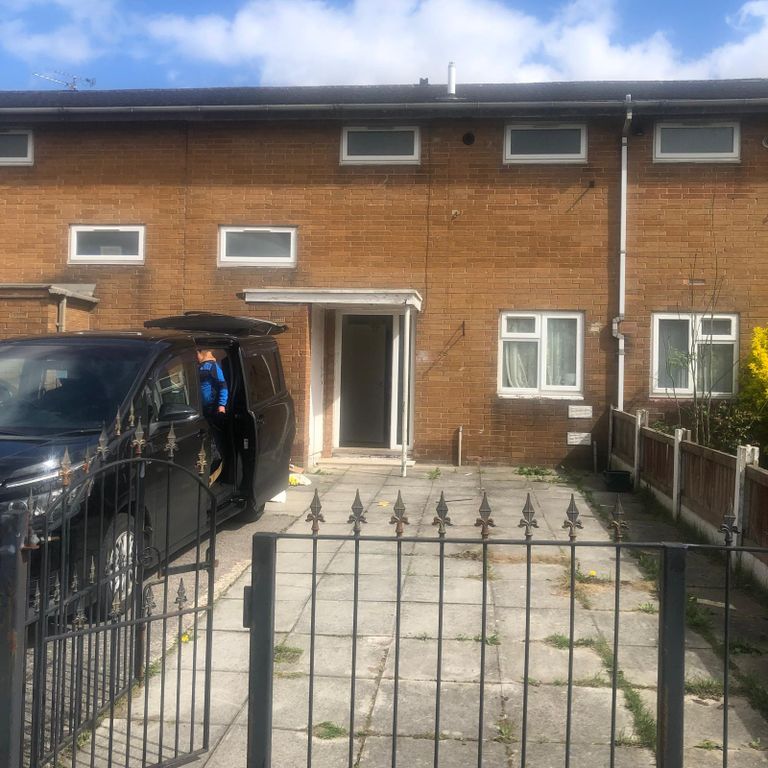 Property photo 1 of 14 2 Bed Semi Detached House