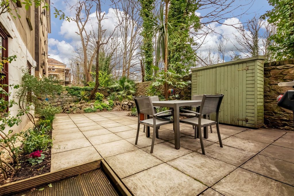 Property photo 2 of 15 Garden