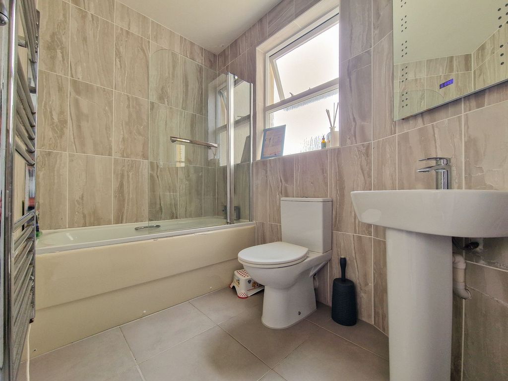 Additional image 20 of 2 bed flat for sale2 The Ainsdale, St. Helier JE2