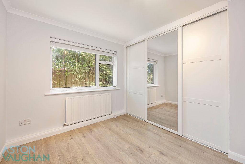 Property photo 3 of 18 4615412