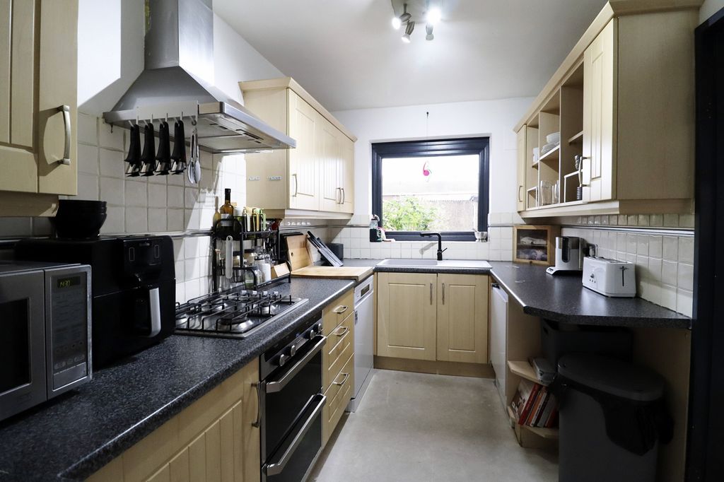 Property photo 3 of 15