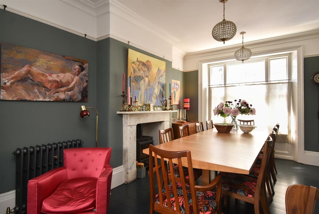 Property photo 3 of 31 Dining Room