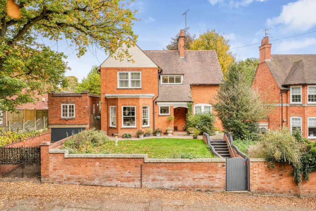 Property photo 1 of 36