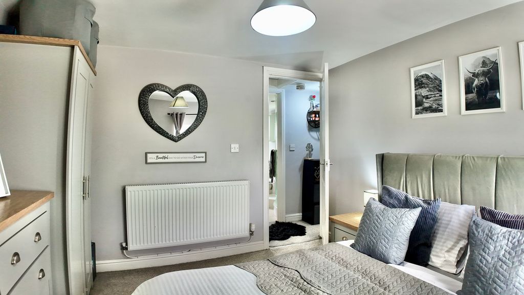 Additional image 14 of 2 bed property for saleWesley Place, Beaufort NP23