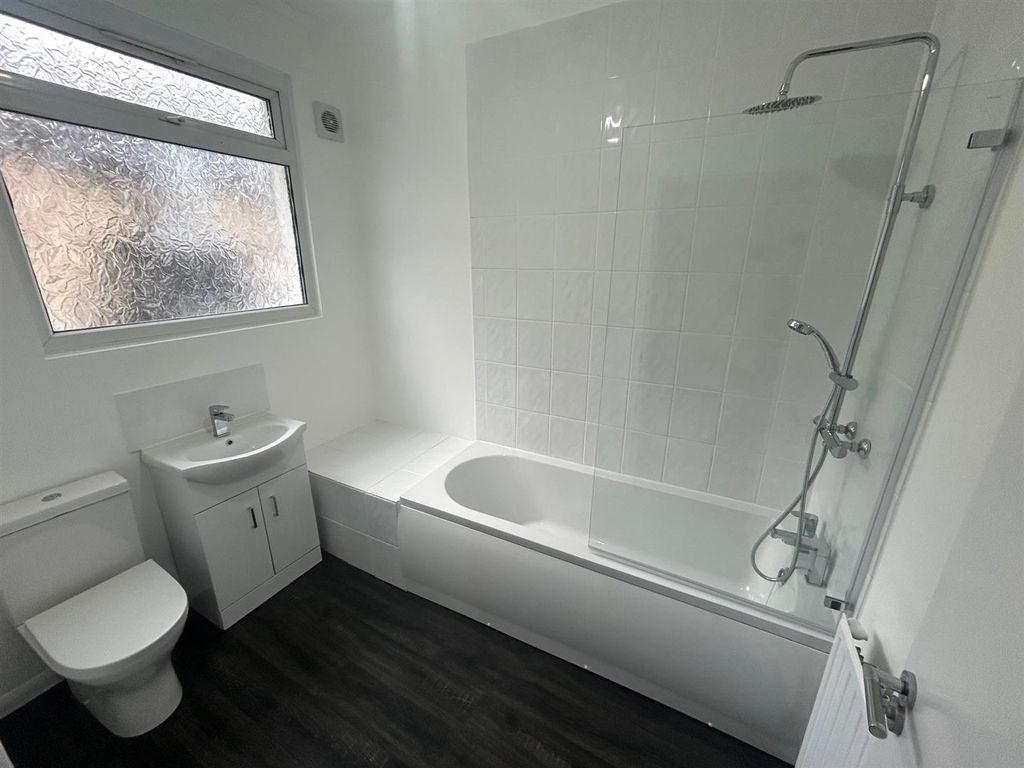 Property photo 3 of 8 Bathroom - Edited .Jpg