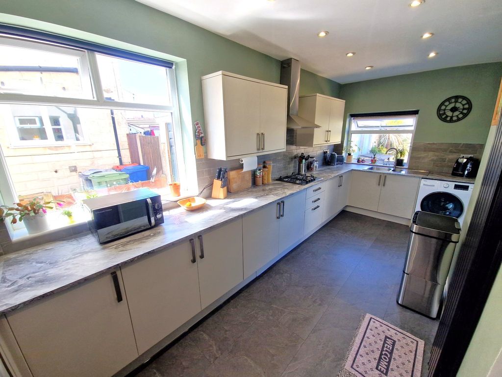 Property photo 2 of 24