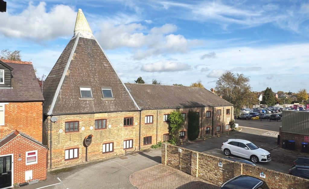 Property photo 2 of 11 View Left