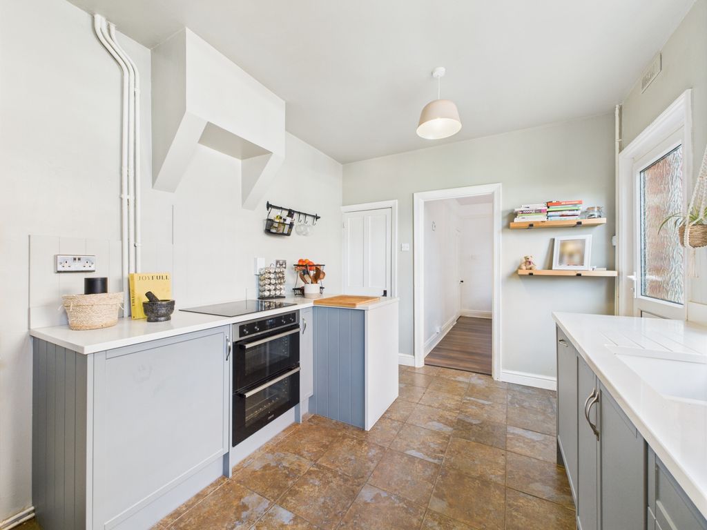 Property photo 3 of 14 Kitchen