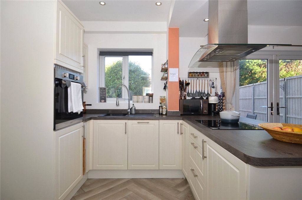 Property photo 3 of 14 Picture No. 06