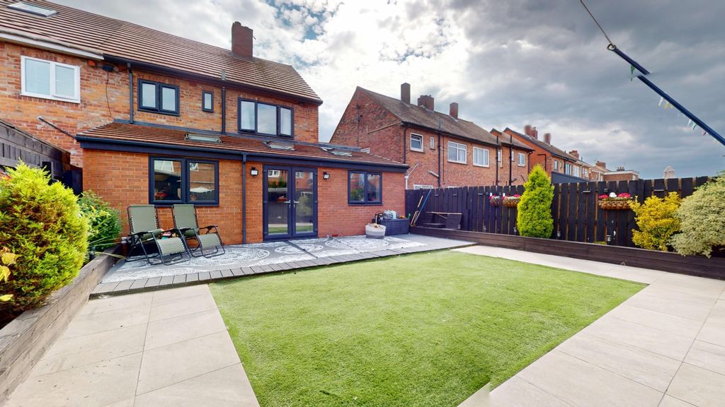 Property photo 1 of 26 5280481