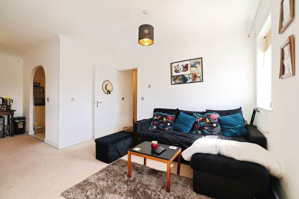 Property photo 3 of 16