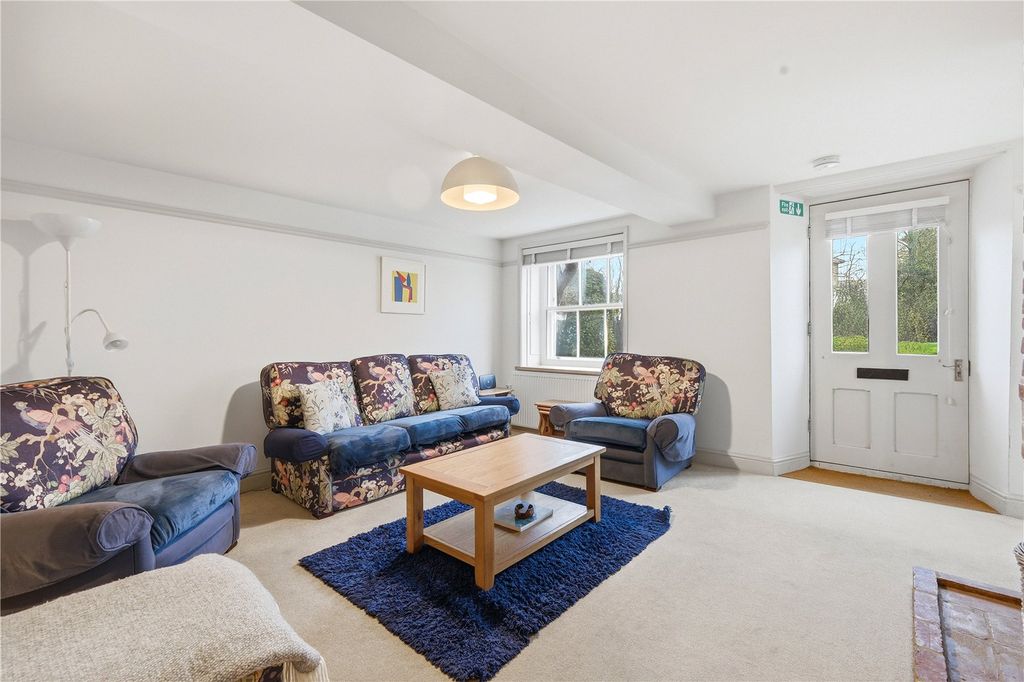 Property photo 3 of 15 Sitting Room