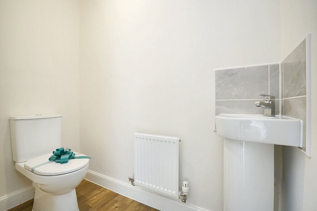 Additional image 5 of 4 bed detached house to rentHedger Grove, Upper Lighthorne, Leamington Spa, Warwickshire CV33