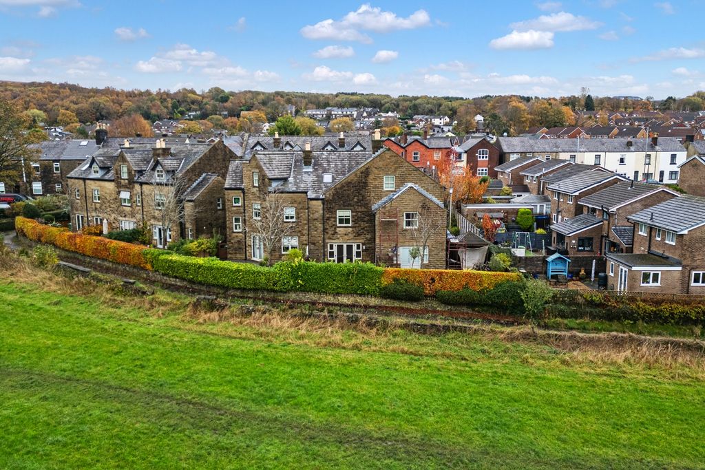 Property photo 2 of 33 4559244