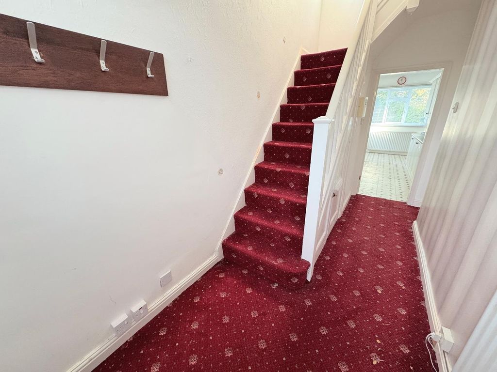 Property photo 2 of 12 Hallway