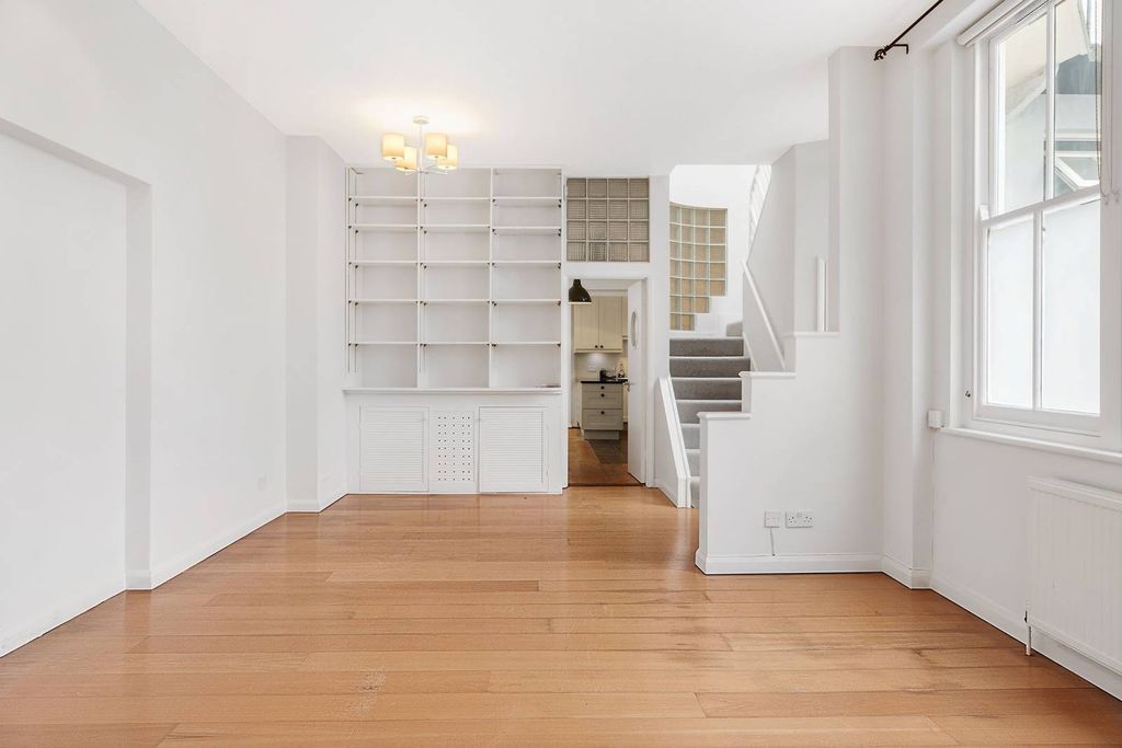 Property photo 2 of 9