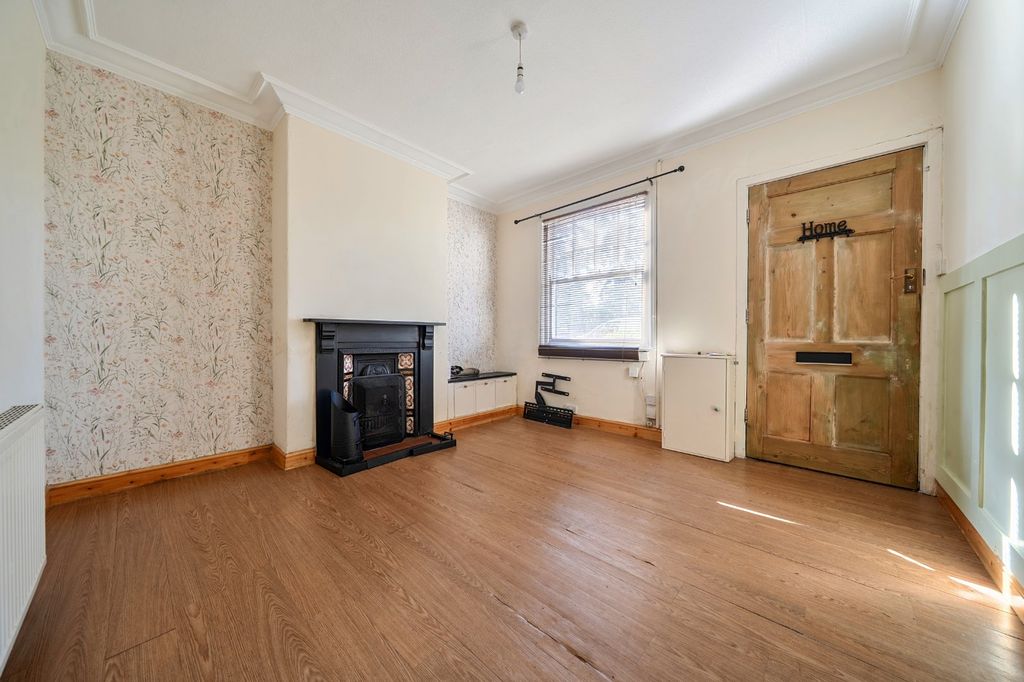 Property photo 2 of 22 Picture No. 17