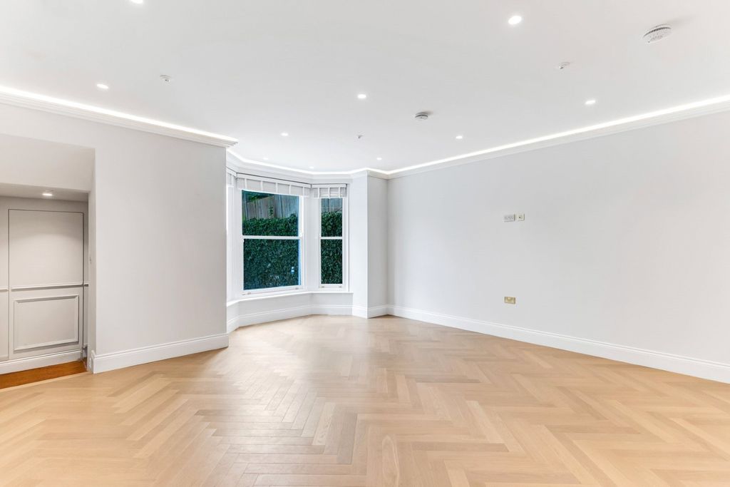 Property photo 2 of 14 Picture No. 02