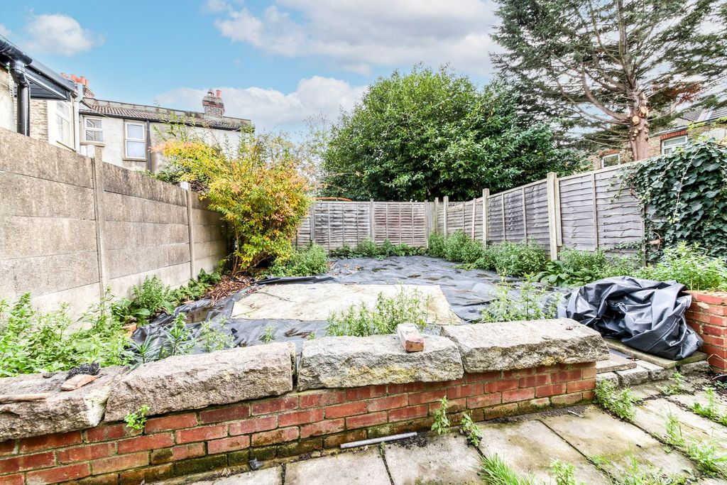 Property photo 2 of 7