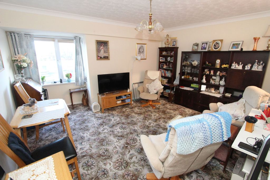 Property photo 3 of 10