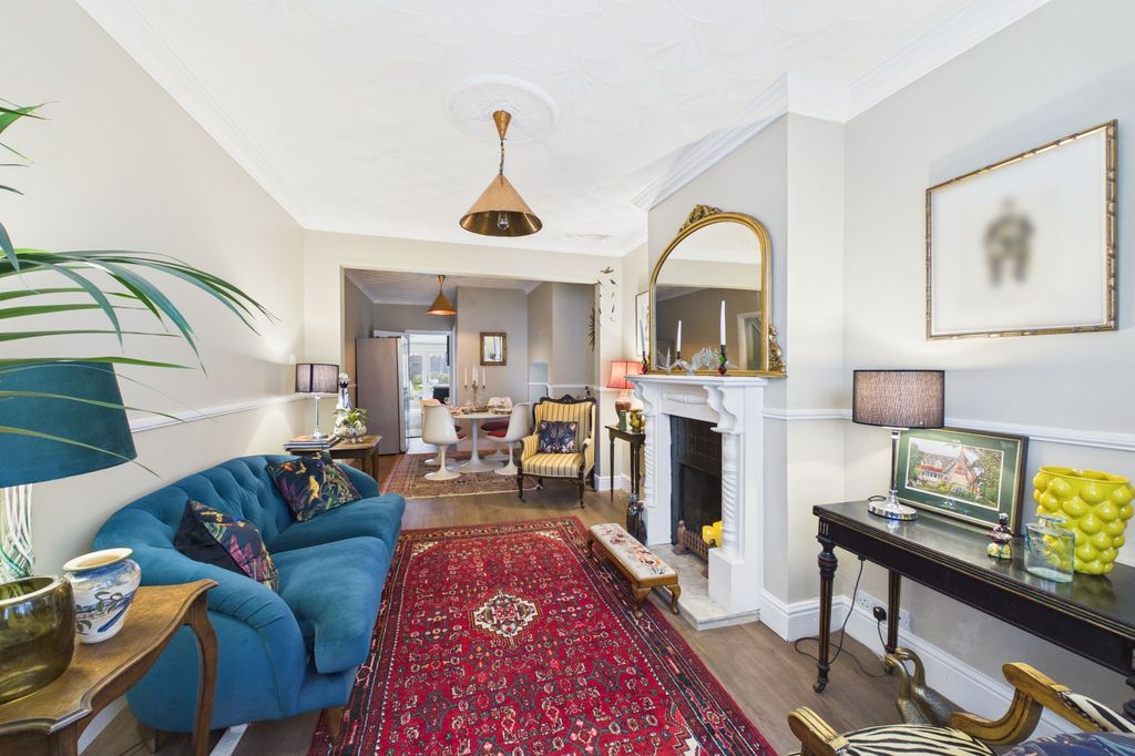Property photo 3 of 18